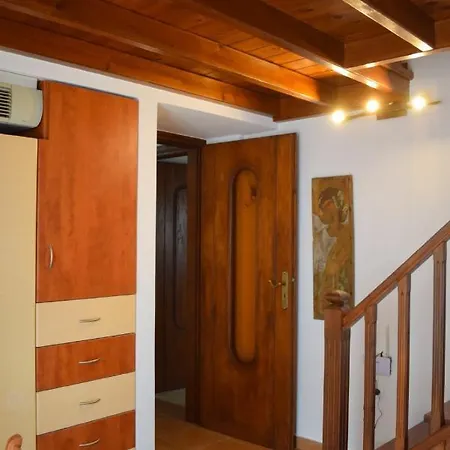 Vakantiehuis Sunshine House For 9, Cozy Set Up,verandas, Sea View.