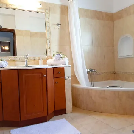 Vakantiehuis Sunshine House For 9, Cozy Set Up,verandas, Sea View. *