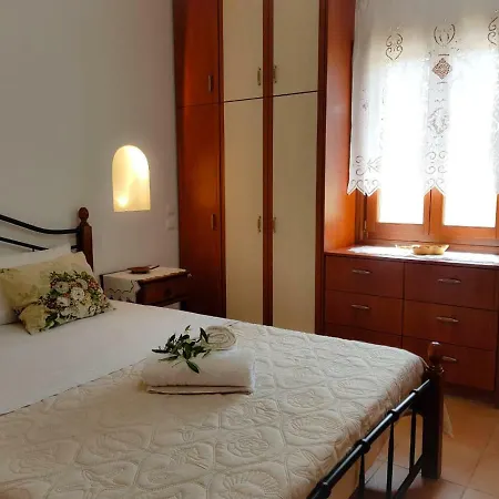 Sunshine House For 9, Cozy Set Up,verandas, Sea View. Vakantiehuis