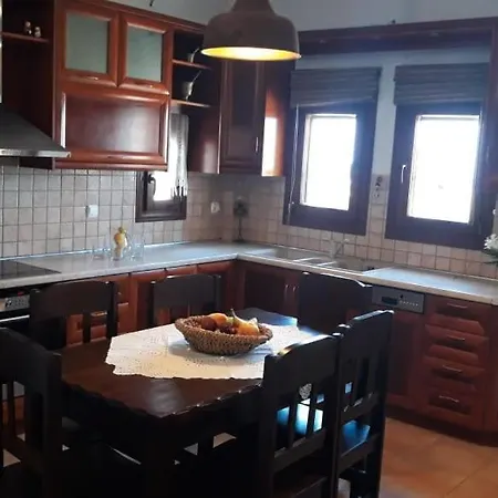 Sunshine House For 9, Cozy Set Up,verandas, Sea View. Vakantiehuis