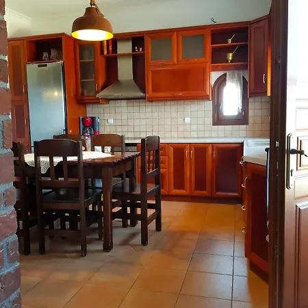 Sunshine House For 9, Cozy Set Up,verandas, Sea View. Vakantiehuis