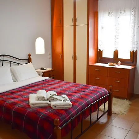 Sunshine House For 9, Cozy Set Up,verandas, Sea View. Karterados (Santorini)