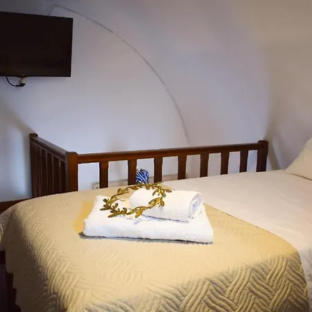 Sunshine House For 9, Cozy Set Up,verandas, Sea View. Holiday home Karterados (Santorini)