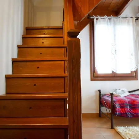 Sunshine House For 9, Cozy Set Up,verandas, Sea View. 度假居 *
