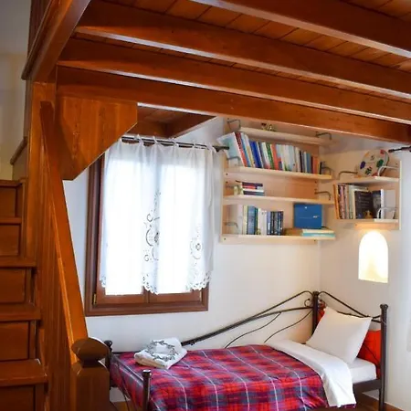 Sunshine House For 9, Cozy Set Up,verandas, Sea View. Holiday home *