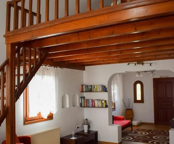 Sunshine House For 9, Cozy Set Up,verandas, Sea View.