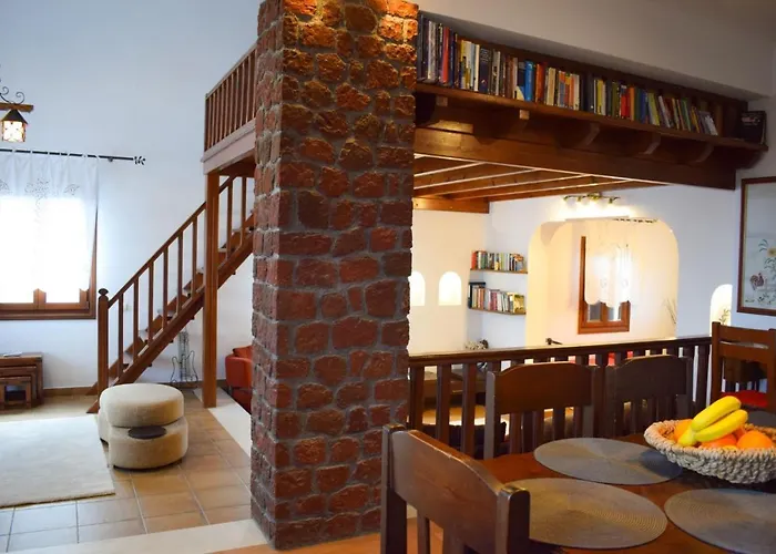 Holiday home Sunshine House For 9, Cozy Set Up,verandas, Sea View. *