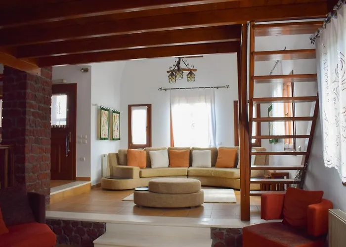 Holiday home Sunshine House For 9, Cozy Set Up,verandas, Sea View.