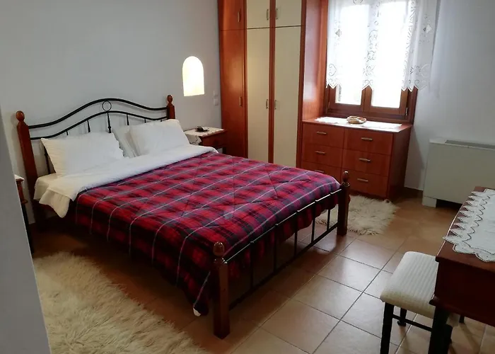 Sunshine House For 9, Cozy Set Up,verandas, Sea View. Holiday home