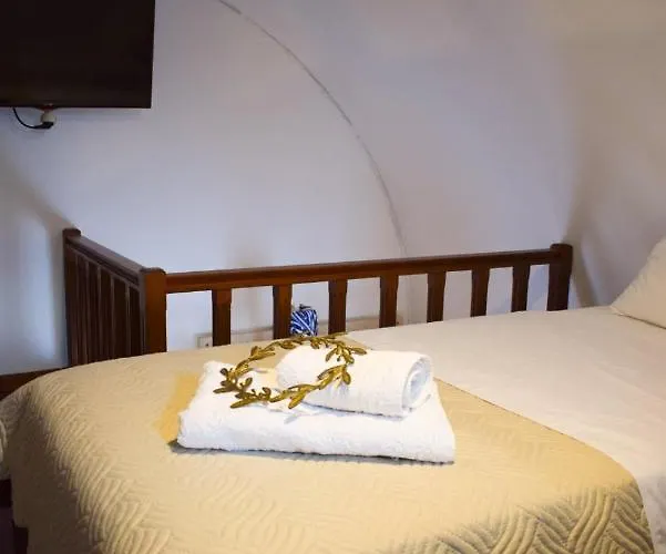 Sunshine House For 9, Cozy Set Up,verandas, Sea View. Holiday home Karterados (Santorini)