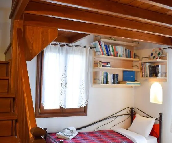 Sunshine House For 9, Cozy Set Up,verandas, Sea View. 펜션 *