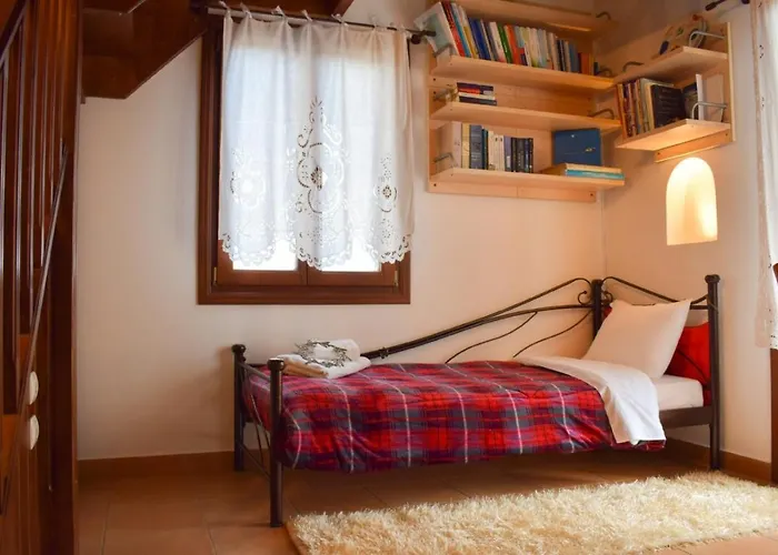 Sunshine House For 9, Cozy Set Up,verandas, Sea View. * カルテラドス