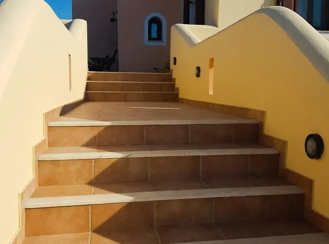 Sunshine House For 9, Cozy Set Up,verandas, Sea View.