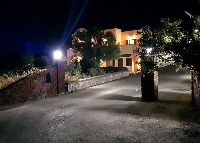 Sunshine House For 9, Cozy Set Up,verandas, Sea View. Holiday home *