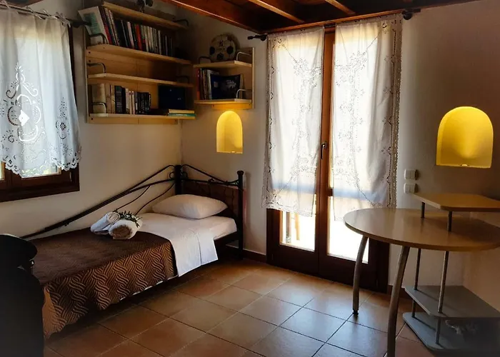 Holiday home Sunshine House For 9, Cozy Set Up,verandas, Sea View.