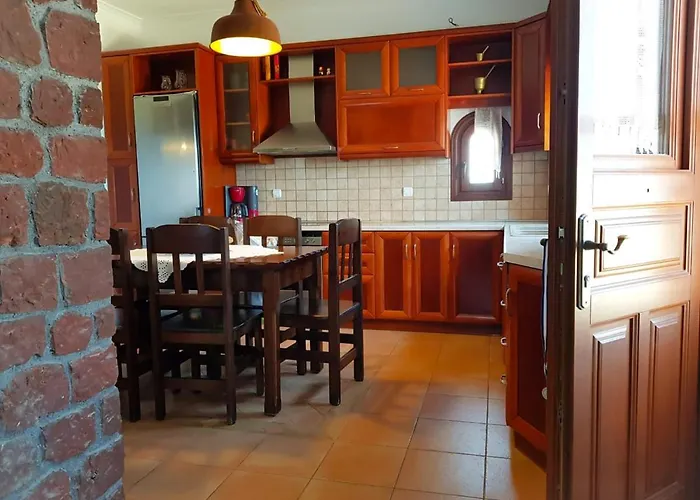 Sunshine House For 9, Cozy Set Up,verandas, Sea View. Holiday home