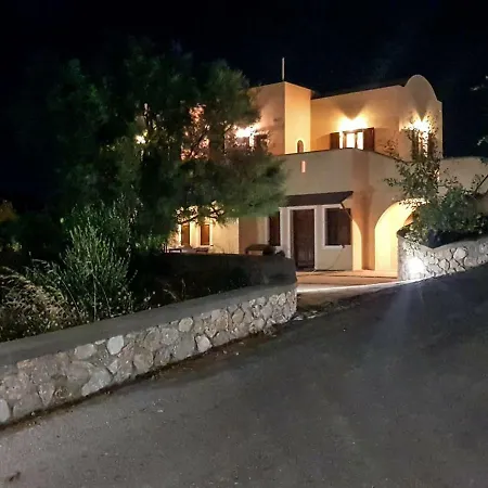 Sunshine House For 9, Cozy Set Up,verandas, Sea View. Semesterbostad