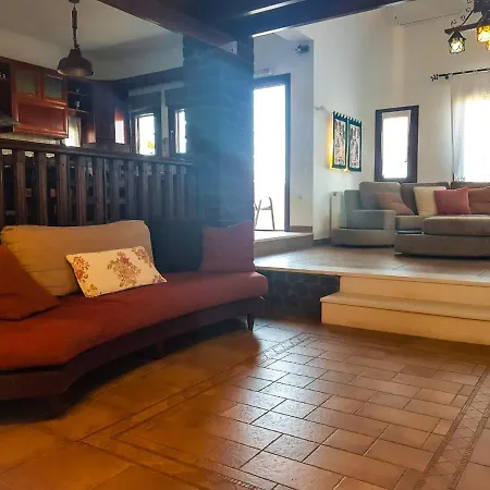 Sunshine House For 9, Cozy Set Up,verandas, Sea View. * Karterados (Santorini)